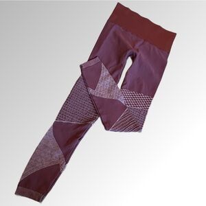 Spanx Look at Me Now Seamless Moto Leggings Deep Red Maroon Size‎ Small